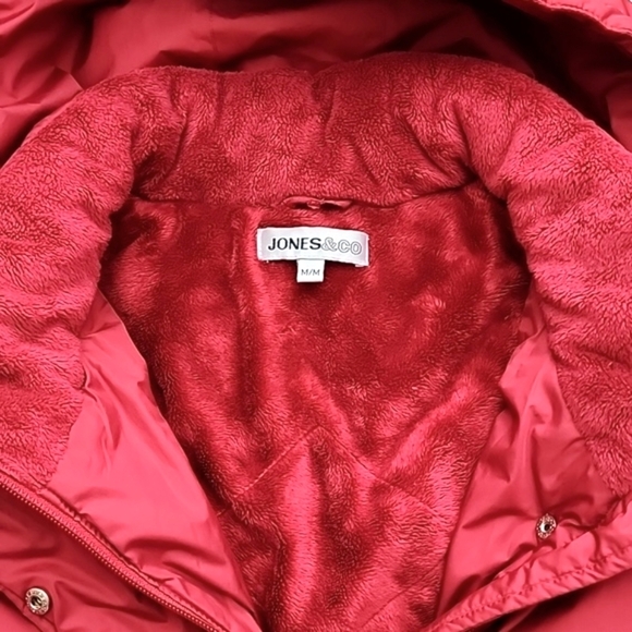 Jones & Co. Women's Red Quilted Puffer Down Hooded Winter Faux Fur Jacket Size M - Picture 12 of 16